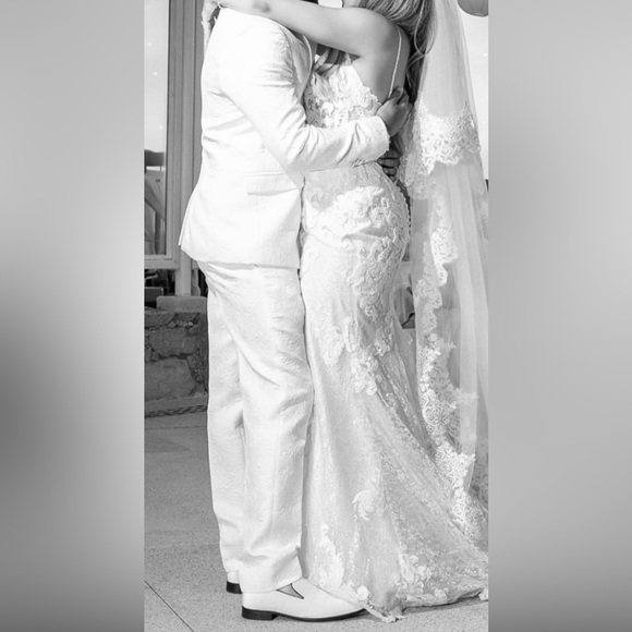 Maggie Sottero Dresses & Skirts - Maggie Sottero Ivory Floral Lace Wedding Dress